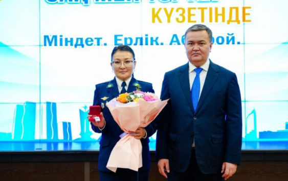 Акимат Астаны вручил ключи от квартир полицейским