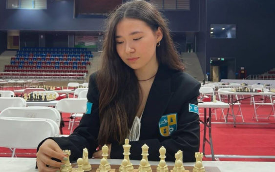 Токаев поздравил Меруерт Камалиденову с успешным выступлением в FIDE World Cup 2025