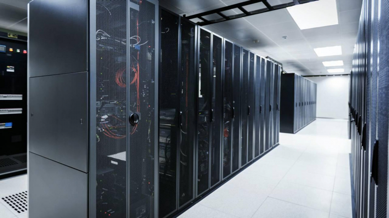 Сингапур инвестирует $1,4 млрд в создание центра обработки данных в Казахстане