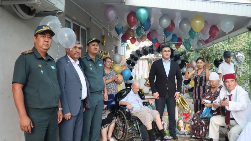 Ветерана Великой Отечественной поздравили со 100-летним юбилеем на юге Казахстана