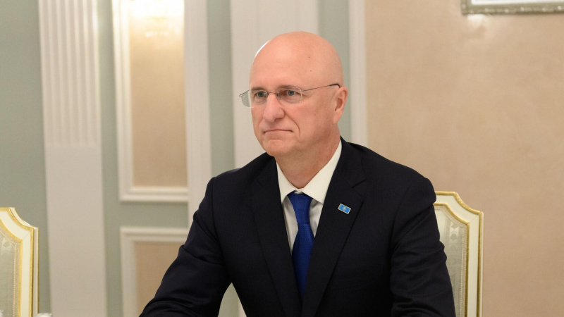 Вице-премьер Казахстана Скляр встретился с главой "Газпрома" Миллером на полях ПМЭФ-2025